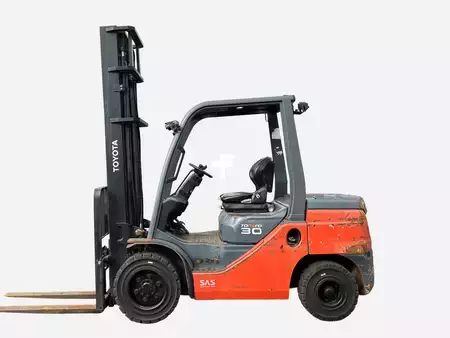 Diesel Forklifts 2021  Toyota 52-8FDF30 (1)