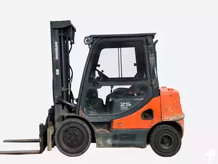 Diesel Forklifts 2014  Doosan D25S-5 (1)