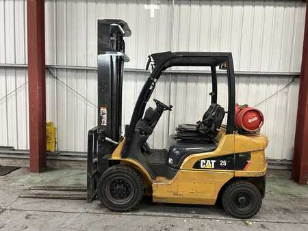 LPG VZV 2013  CAT Lift Trucks GP25N (1)