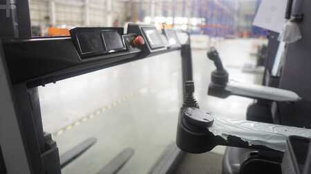 Kääntökelkkatrukki 2026  ZV SHT-Zowell VNA, ManUp, Komission, VUE316 electric turret forklift (1600kg) NEW, ÚJ (13)