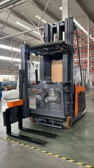 Kääntökelkkatrukki 2026  ZV SHT-Zowell VNA, ManUp, Komission, VUE316 electric turret forklift (1600kg) NEW, ÚJ (1)