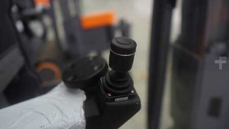 Kääntökelkkatrukki 2026  ZV SHT-Zowell VNA, ManUp, Komission, VUE316 electric turret forklift (1600kg) NEW, ÚJ (5)