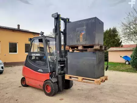 Electric - 4 wheels 2004  Linde E30/600,SHT115 3000kg/600mm (3600kg/500mm) (2)
