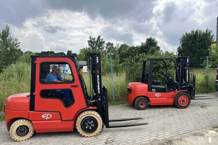 El truck - 4 hjulet 2021  EP Equipment EFL302, New, Li-Ion, SHT62, HalbKabine, DZH, Trpl.4800mm, DEMO, like NEW,  Rent & Sales (10)