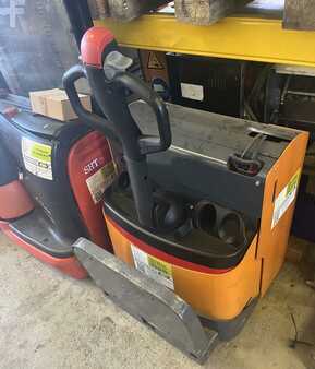 VZV s plošinou pro řidiče 2002  Still EGU20S, 2000kg, Felhajtható felállóplatformmal, iniciális emeléssel. (1)