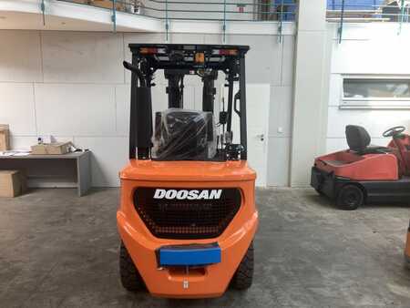 Doosan D 30 NXS
