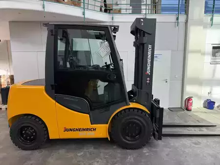 Carretilla elevadora diésel 2015  Jungheinrich DFG 50 S / 2440 Std. / werksüberholt (2)