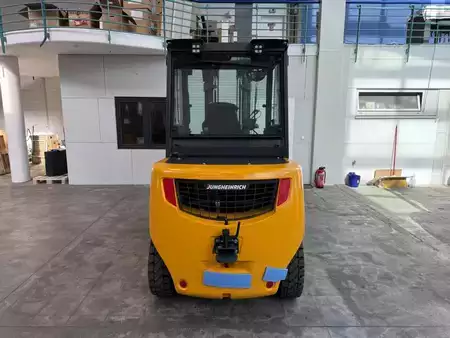Dízel targoncák 2015  Jungheinrich DFG 50 S / 2440 Std. / werksüberholt (4)