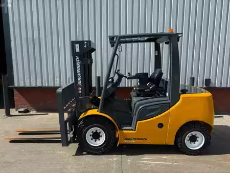 Carrelli elevatori diesel 2015  Jungheinrich DFG 550 S / Top Zustand / 3324 Std. (1)