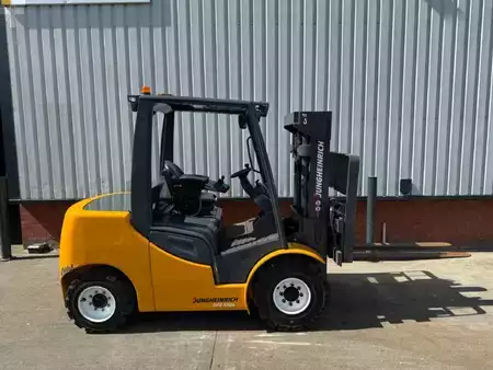 Carrelli elevatori diesel 2015  Jungheinrich DFG 550 S / Top Zustand / 3324 Std. (2)