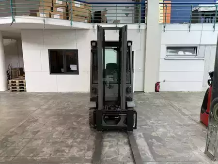 Diesel Forklifts 2022  Jungheinrich DFG 320 S / Kabine / nur 374 Std. (3)