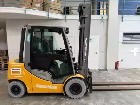 Dieselový VZV 2018  Jungheinrich DFG 430 S / 3412 Std. / STVZO (2)