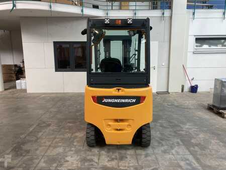 Electric - 4 wheels 2014  Jungheinrich EFG 425 K / Batt. 80 % / Container / Waage (4) 