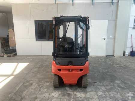 Elektro 4 Rad 2015  Linde E 20-PL / 7093 St. (4)