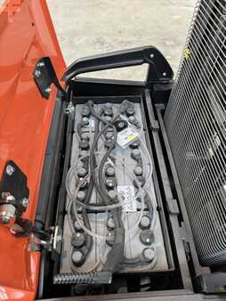 Apilador eléctrico 2023  Toyota SPE 160 L / Demo / 3 Std. (6)
