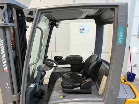 Sähkö - 4 pyör 2017  Jungheinrich EFG 320 / 5176 Std. (6)