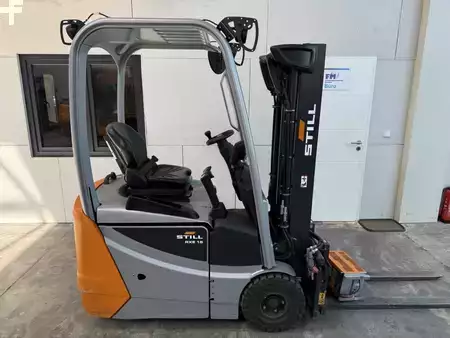 Chariots électriques à 3 roues 2023  Still RXE 15 / AKKU 97 % / nur 129 Std. (2)