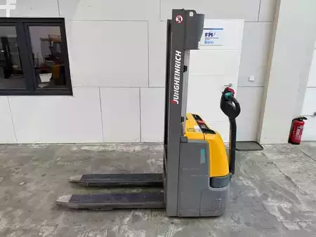 Stacker pedestre 2021  Jungheinrich EJC 112 Li Ion / 908 Std. (1)