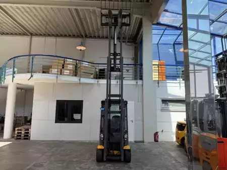 Electric - 4 wheels 2019  Jungheinrich EFG 320 / STVZO / nur 2599 Std. (5)