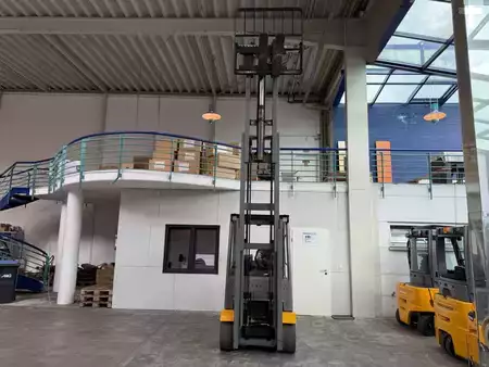 Elektryczne 4-kołowe 2019  Jungheinrich EFG 430 / 2456 Std. (5)