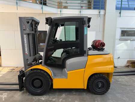 Treibgasstapler 2018 Jungheinrich TFG 540 / Kabine / 1460 Std. (1)