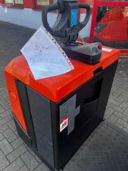 Chariots tracteurs 2024 Toyota TSE300 2 Stück (2)