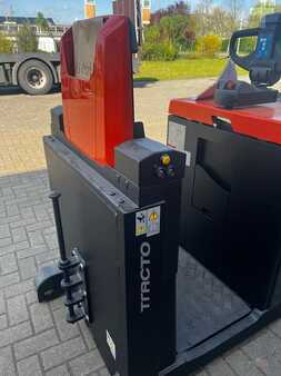 Chariots tracteurs 2024 Toyota TSE300 2 Stück (4)