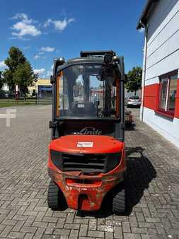 Chariots élévateurs diesel 2012 Linde H16D (4)