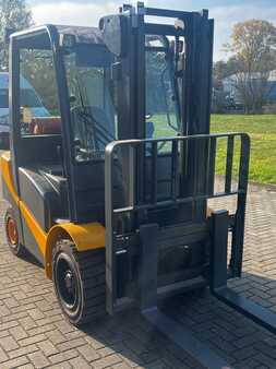 Treibgasstapler 2010  Jungheinrich TFG 430 (5)