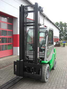 Gas gaffeltruck 2023  Cesab M330 GV (1)