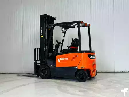 Elektro čtyřkolový VZV 2016  Doosan B25X-7 (2)