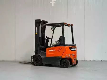 Elektro čtyřkolový VZV 2016  Doosan B25X-7 (2)