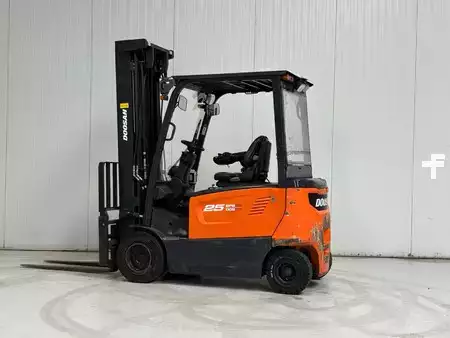 4-wiel elektrische heftrucks 2017  Doosan B25X-7 (2)