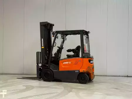4-wiel elektrische heftrucks 2018  Doosan B25X-7 (2)