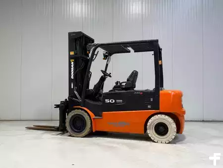 4-wiel elektrische heftrucks 2015  Doosan B50X-5 (2)