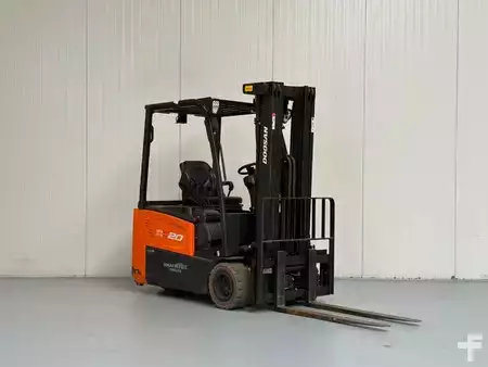 3-wiel elektrische heftrucks  Doosan B20T-7 PLUS (1)