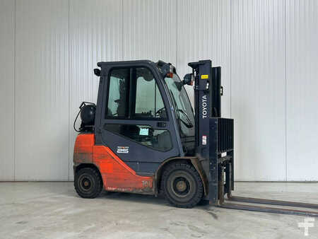 LPG Forklifts 2016  Toyota 02-8FGF25 (1)
