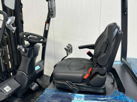 Chariots électriques à 3 roues 2025  Bobcat B20T-7 PLUS (3)