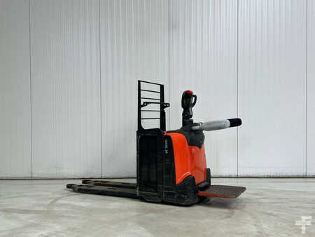 Electric Pallet Trucks 2019  BT LPE250 (1)