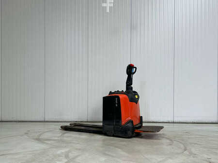 Electric Pallet Trucks 2017  BT LPE200 (1)