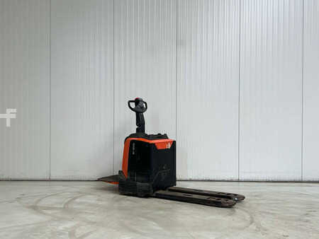 Electric Pallet Trucks 2017  BT LPE200 (2)