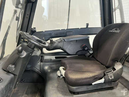 4-wiel elektrische heftrucks  Linde E25L-01 (3)