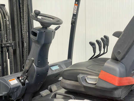 Eléctrica de 4 ruedas 2021  Doosan B50XC-7 (3)
