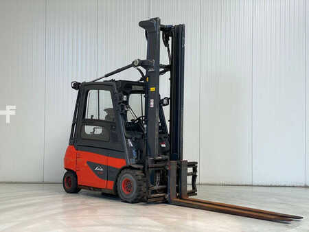 4-wiel elektrische heftrucks 2014  Linde E30-01 (1)