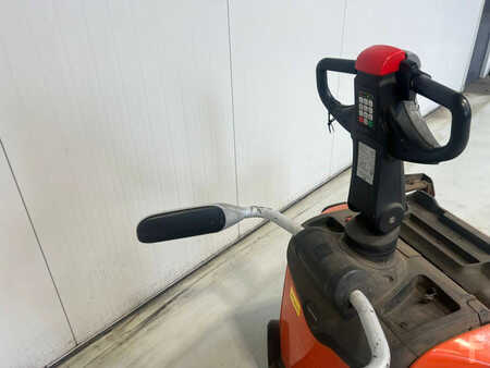 Transpalettes éléctriques 2018  BT LPE250 (3)