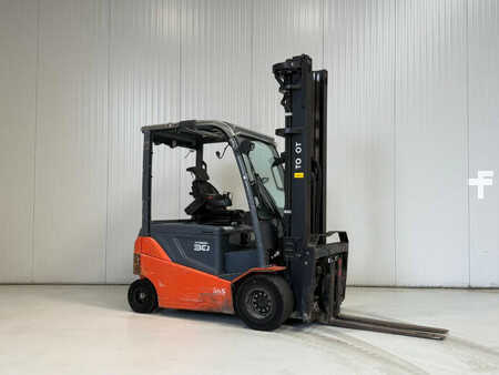 Eléctrico - 4 rodas 2018  Toyota 8FBMKT30 (1)