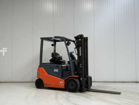 Eléctrico - 4 rodas 2017  Toyota 8FBMKT25 (1)