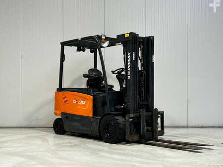 Elektro 4 Rad 2020  Doosan B35X-7 (1)