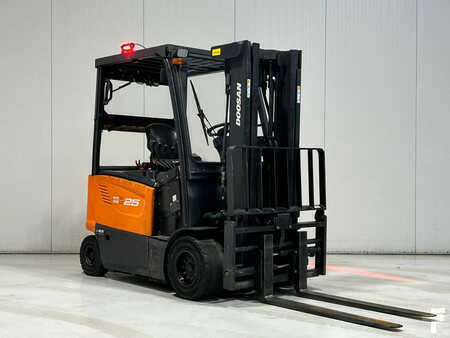 Elektro 4 Rad 2019  Doosan B25X-7 (1)