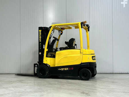 Carrelli elettrici 4 ruote 2019  Hyster J3.0XN (2)